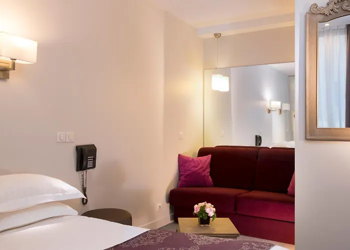 Hôtel du Lion d'Or Louvre Paris